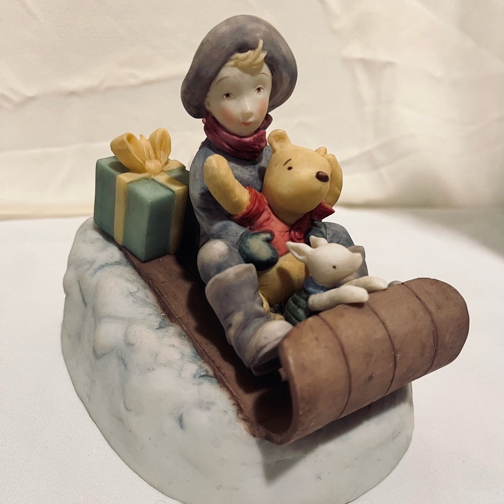 DISNEY WINNIE THE POOH MUSICAL FIGURE